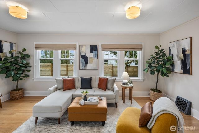 7941 30th Avenue SW, Seattle, WA 98126