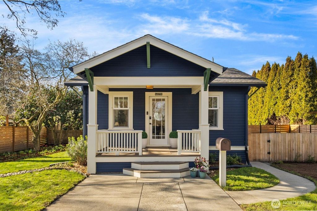 7941 30th Avenue SW, Seattle, WA 98126