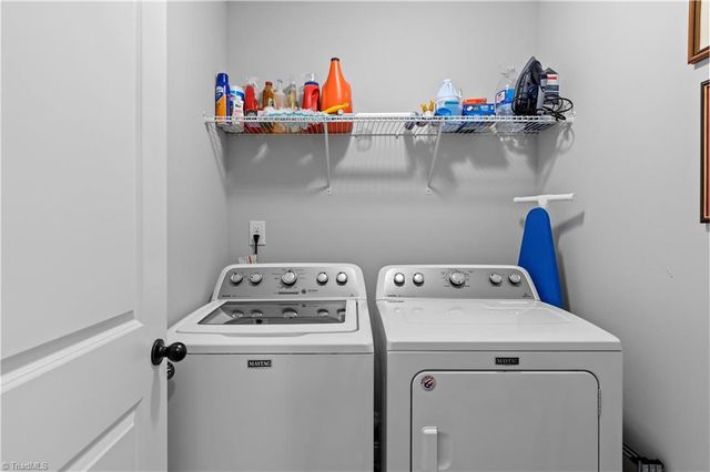 303 Zurich Court, Winston-salem, NC 27127