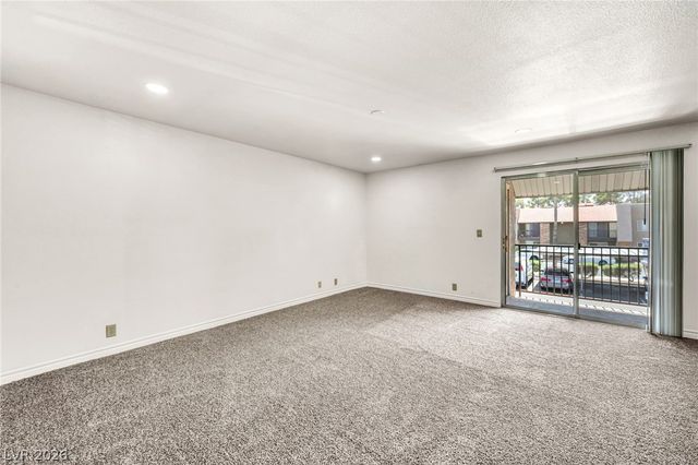 5140 Indian River Drive 306, Las Vegas, NV 89103