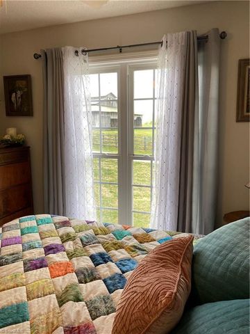 354 Shingle Gap Road, Purlear, NC 28665