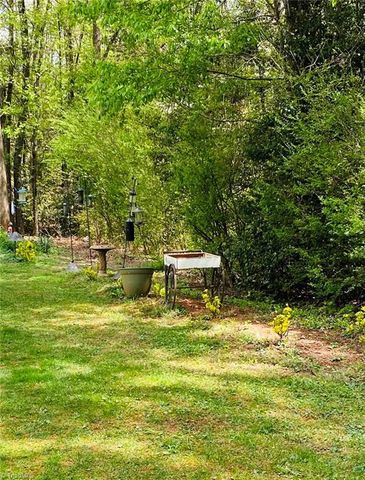 354 Shingle Gap Road, Purlear, NC 28665