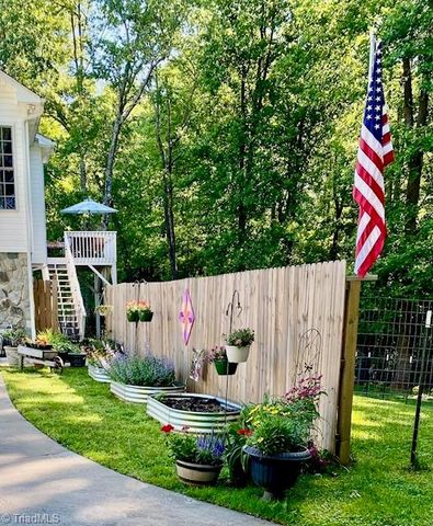354 Shingle Gap Road, Purlear, NC 28665