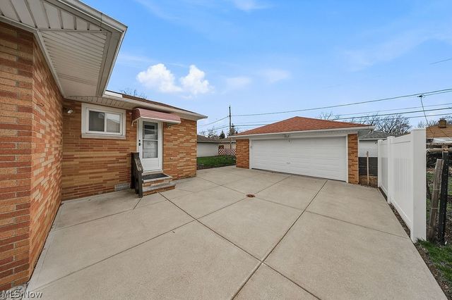 4882 Southwood Drive, Brooklyn, OH 44144