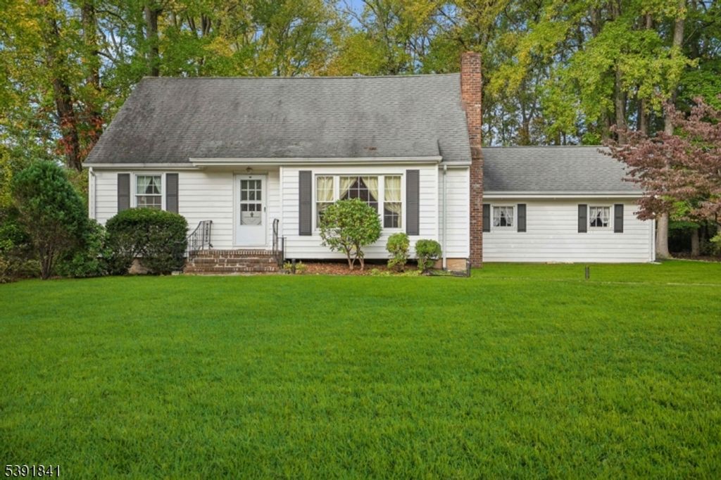 35 Revere Blvd, Edison Twp., NJ 08820