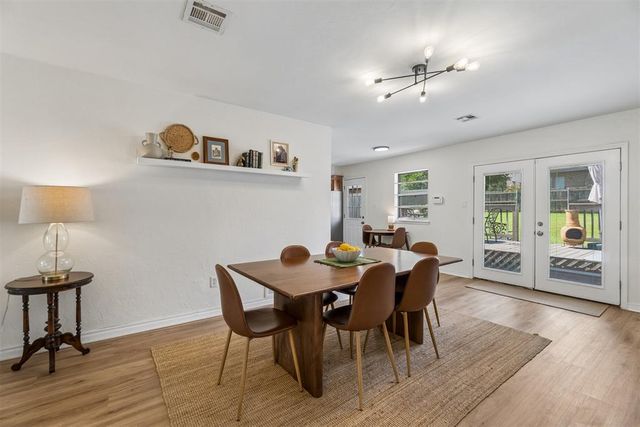 723 E 27th Place, Edmond, OK 73013
