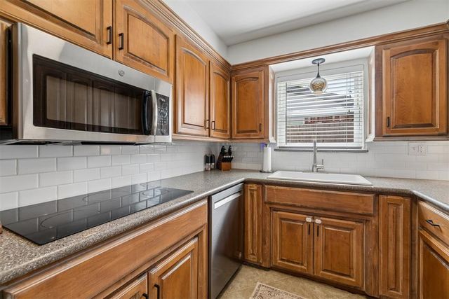 723 E 27th Place, Edmond, OK 73013