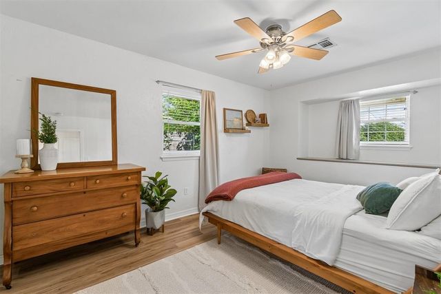 723 E 27th Place, Edmond, OK 73013