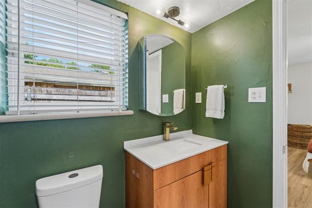 723 E 27th Place, Edmond, OK 73013