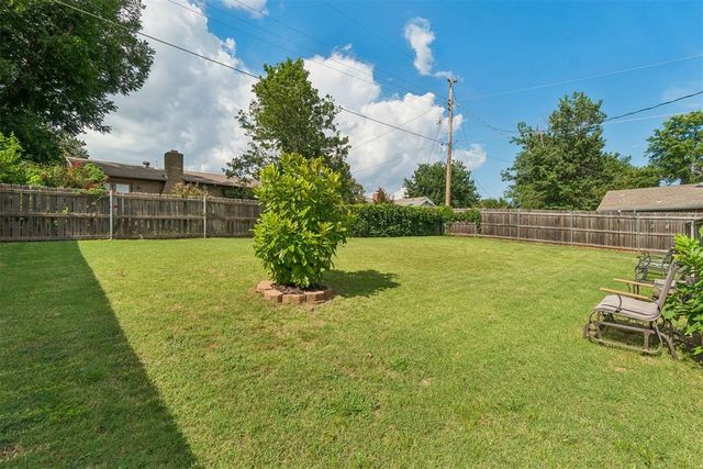 723 E 27th Place, Edmond, OK 73013