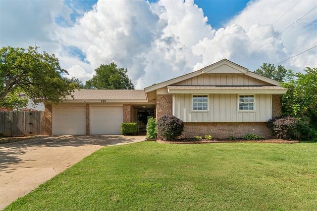 723 E 27th Place, Edmond, OK 73013