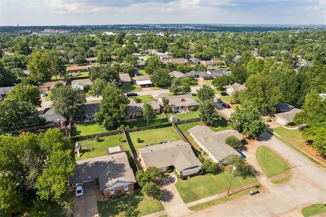 723 E 27th Place, Edmond, OK 73013
