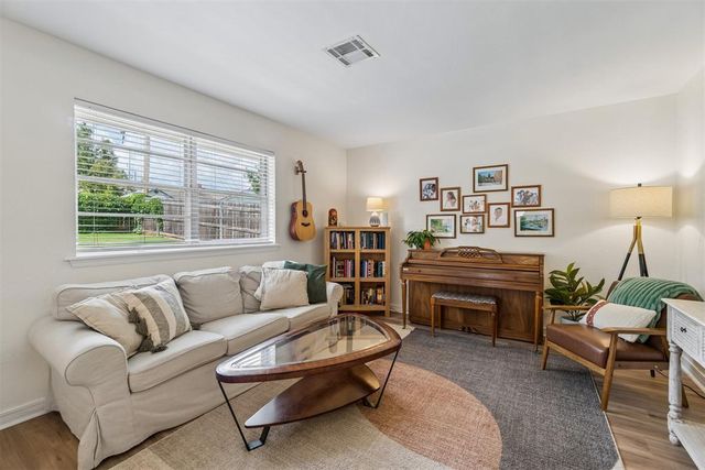 723 E 27th Place, Edmond, OK 73013
