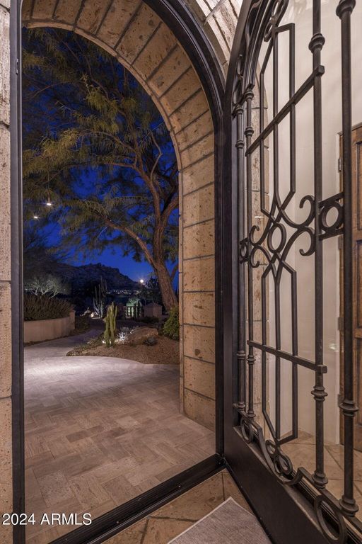 Image 10 of property listing at 26872 N 102ND Street, Scottsdale, AZ 85262