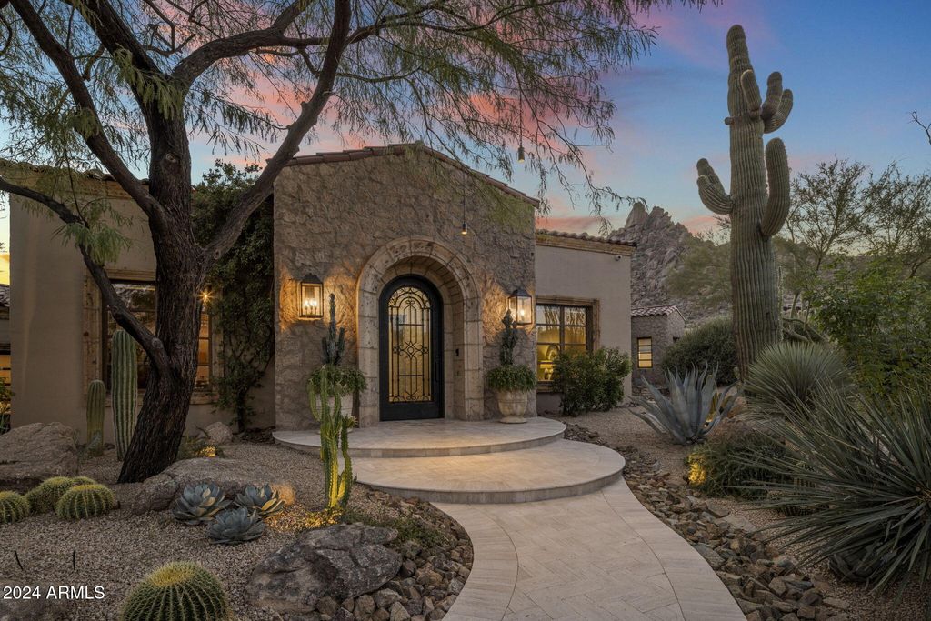 Image 5 of property listing at 26872 N 102ND Street, Scottsdale, AZ 85262