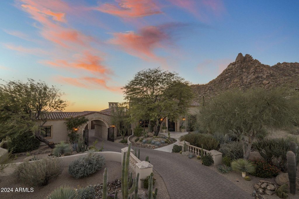 Image 7 of property listing at 26872 N 102ND Street, Scottsdale, AZ 85262