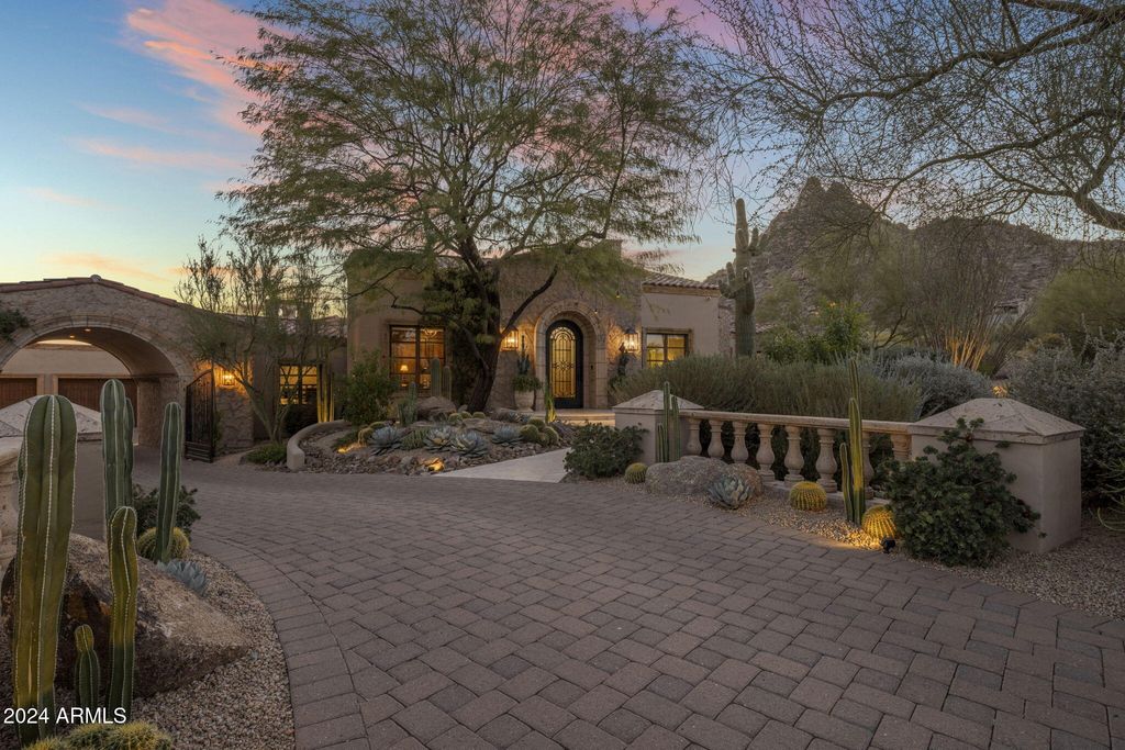 Image 8 of property listing at 26872 N 102ND Street, Scottsdale, AZ 85262