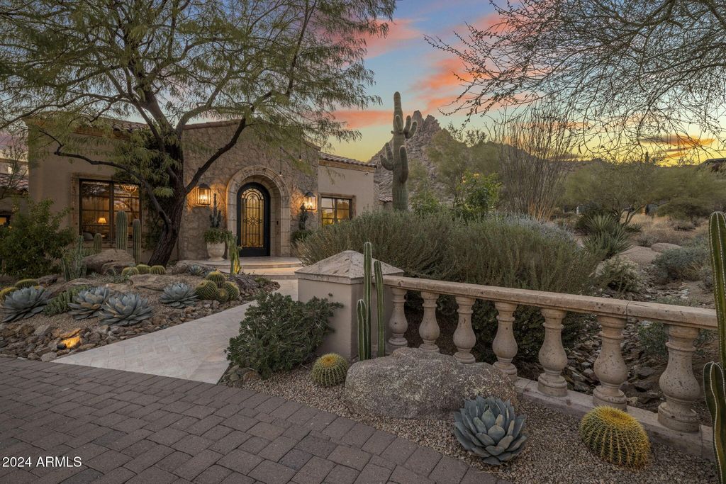 Image 9 of property listing at 26872 N 102ND Street, Scottsdale, AZ 85262