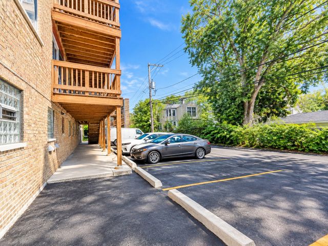 7019 N Ridge Boulevard 1A, Chicago, IL 60645