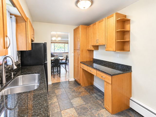7019 N Ridge Boulevard 1A, Chicago, IL 60645