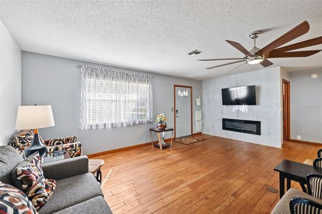 12 BRIGADOON CIRCLE, Leesburg, FL 34788