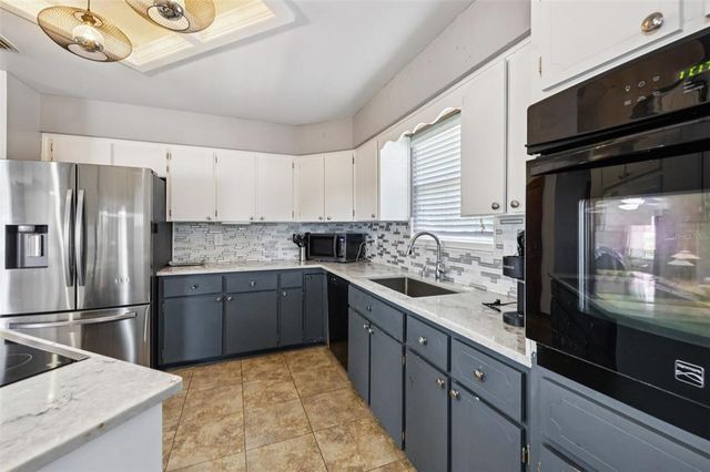 12 BRIGADOON CIRCLE, Leesburg, FL 34788