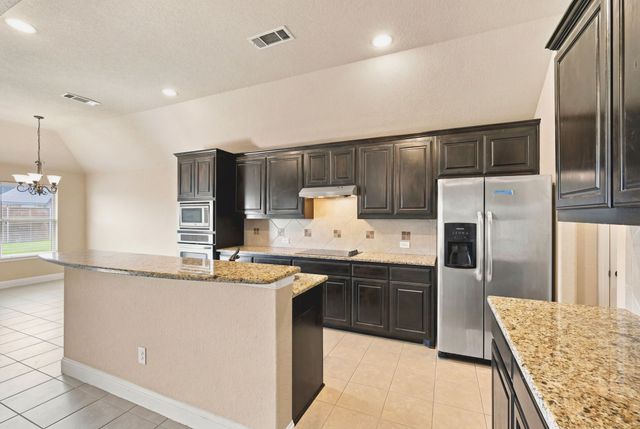 5610 Paradise Drive, Midlothian, TX 76065