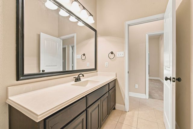 5610 Paradise Drive, Midlothian, TX 76065