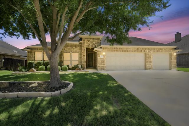 5610 Paradise Drive, Midlothian, TX 76065