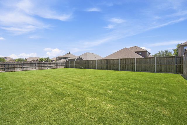 5610 Paradise Drive, Midlothian, TX 76065