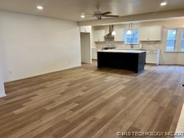 4120 S Maple Avenue E, Broken Arrow, OK 74011