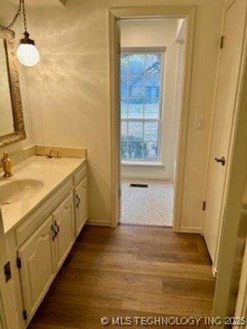 4120 S Maple Avenue E, Broken Arrow, OK 74011