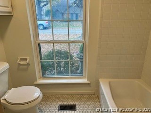 4120 S Maple Avenue E, Broken Arrow, OK 74011