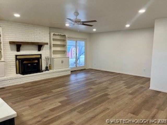 4120 S Maple Avenue E, Broken Arrow, OK 74011