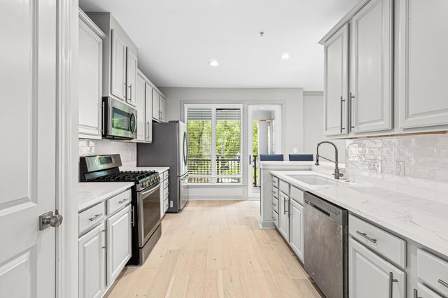 200 River Landing Drive Unit 102e, Daniel Island, SC 29492