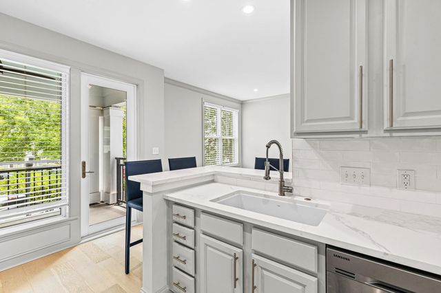 200 River Landing Drive Unit 102e, Daniel Island, SC 29492