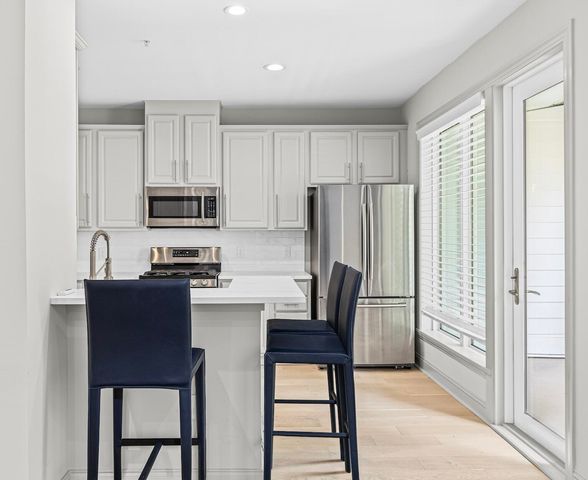 200 River Landing Drive Unit 102e, Daniel Island, SC 29492