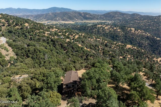 30131 Starland Drive, Tehachapi, CA 93561