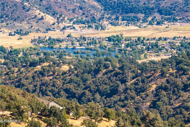 30131 Starland Drive, Tehachapi, CA 93561