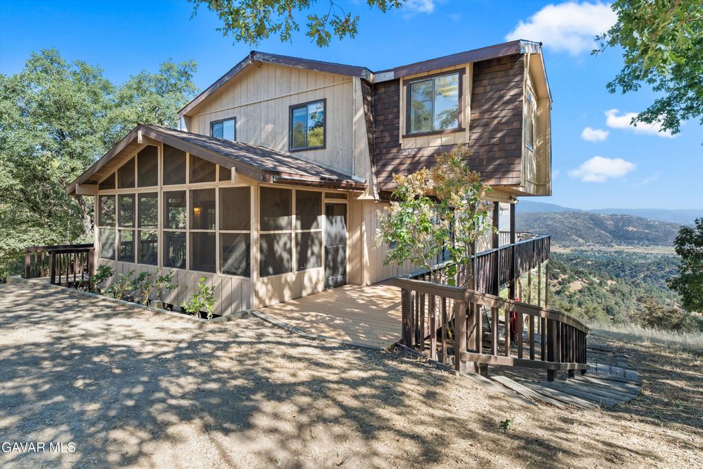 30131 Starland Drive, Tehachapi, CA 93561