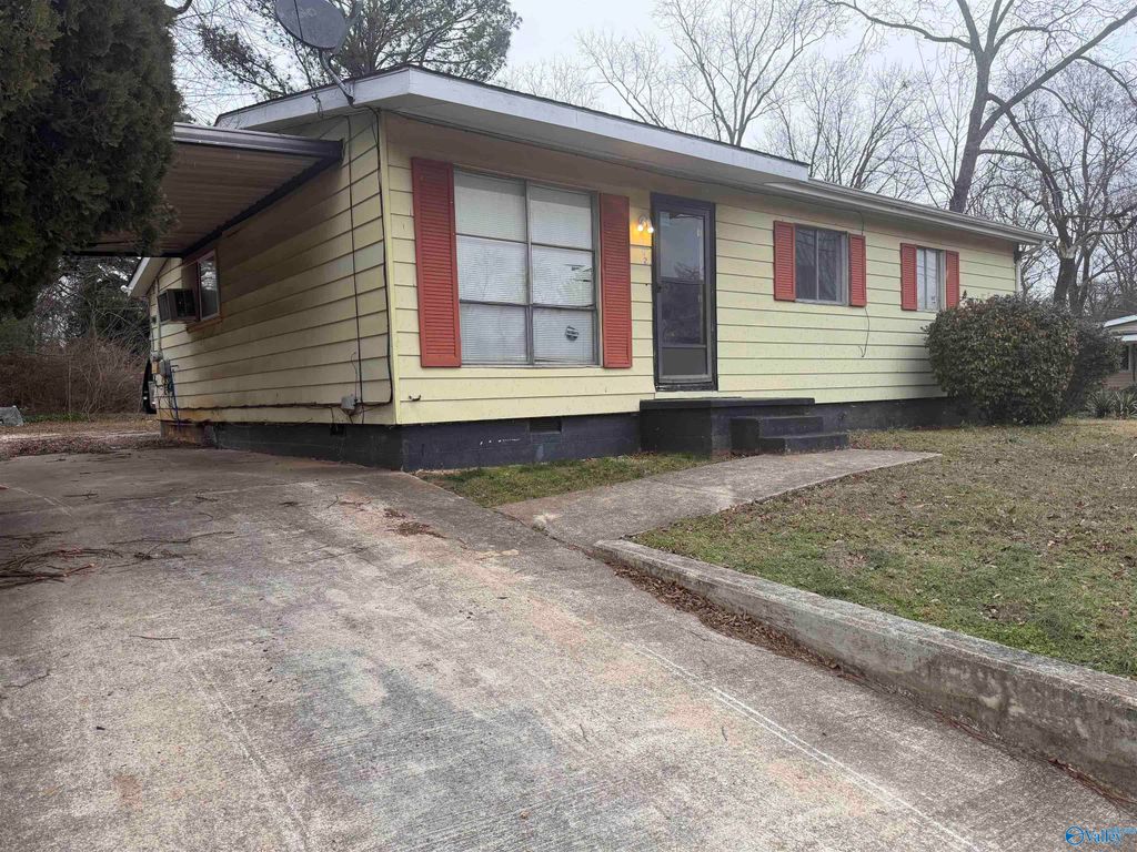 702 Mastin Lake Road, Huntsville, AL 35811