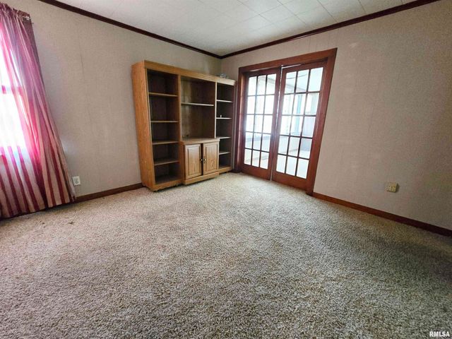 900 S 16TH Street, Herrin, IL 62948