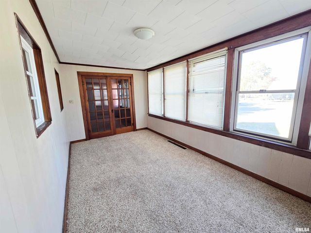 900 S 16TH Street, Herrin, IL 62948