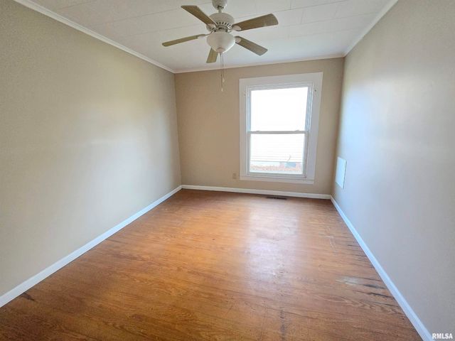 900 S 16TH Street, Herrin, IL 62948