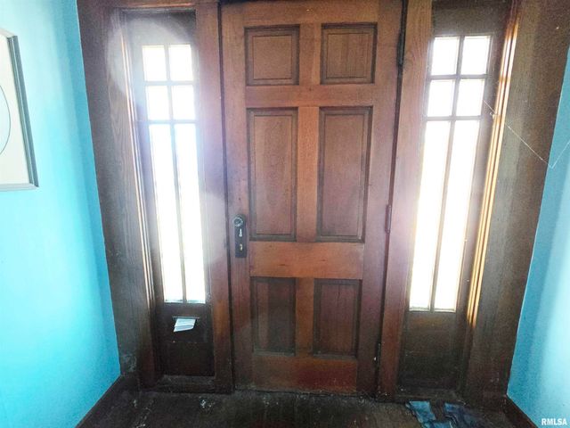 900 S 16TH Street, Herrin, IL 62948