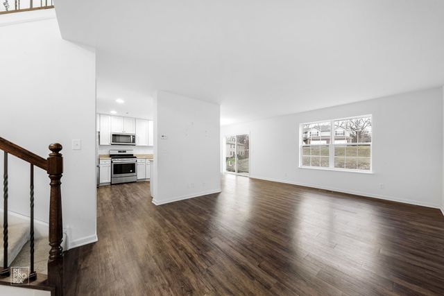 7109 Hidden Green Circle 3302, Fox Lake, IL 60020