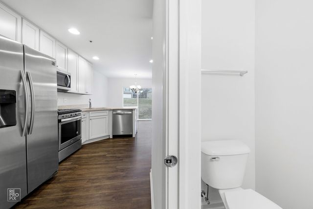 7109 Hidden Green Circle 3302, Fox Lake, IL 60020