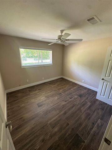722 Indian Hill Boulevard, Livingston, TX 77351