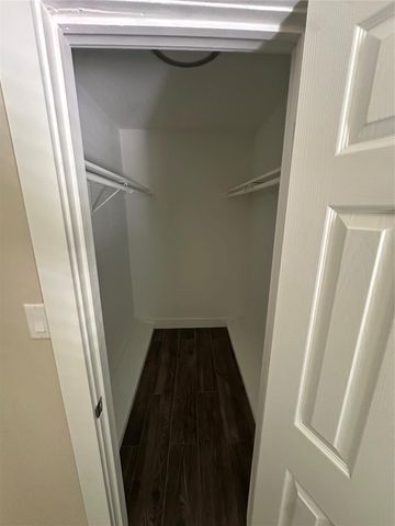 722 Indian Hill Boulevard, Livingston, TX 77351