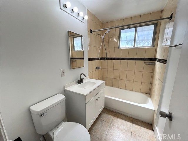 12915 Doty Avenue B, Hawthorne, CA 90250